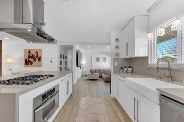 22736 Schoolcraft, West Hills, CA 91307