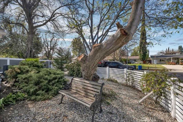 22736 Schoolcraft, West Hills, CA 91307
