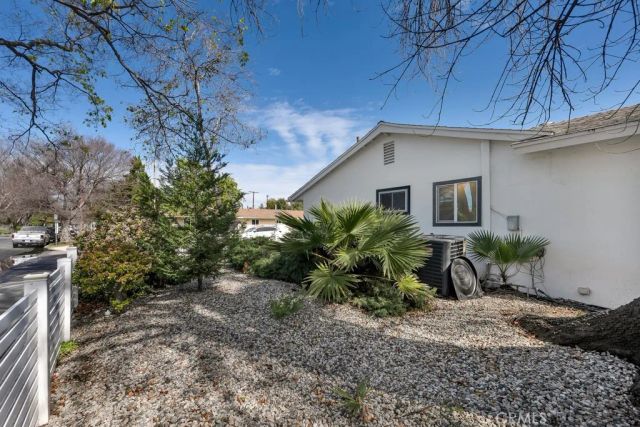 22736 Schoolcraft, West Hills, CA 91307