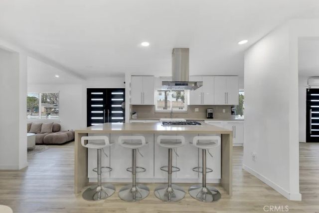22736 Schoolcraft, West Hills, CA 91307