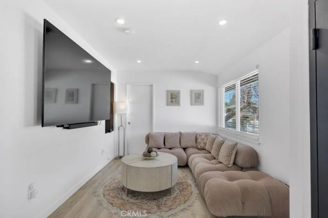 22736 Schoolcraft, West Hills, CA 91307