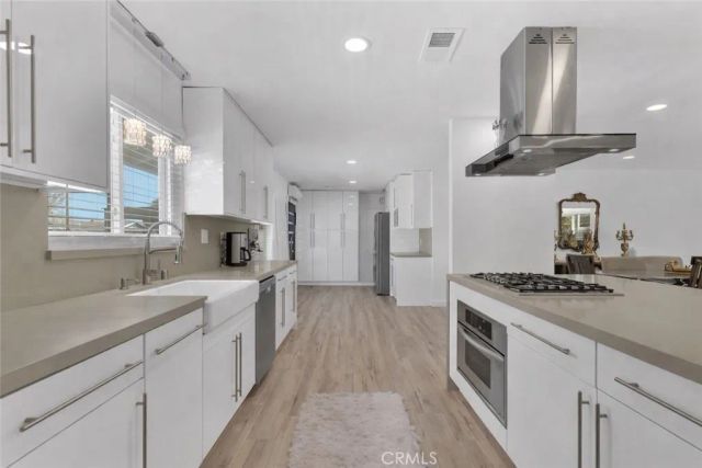22736 Schoolcraft, West Hills, CA 91307