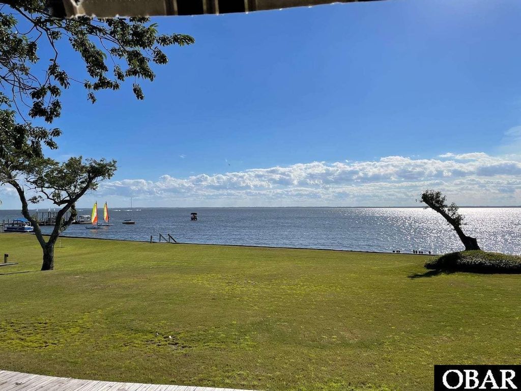 Image 18 of property listing at 1318 Duck Rd # E, Duck, NC 27949