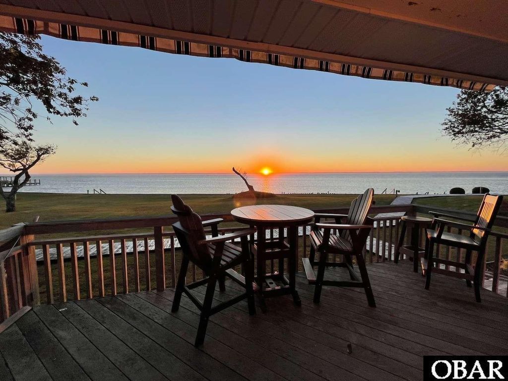 Image 3 of property listing at 1318 Duck Rd # E, Duck, NC 27949