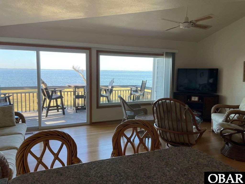 Image 6 of property listing at 1318 Duck Rd # E, Duck, NC 27949