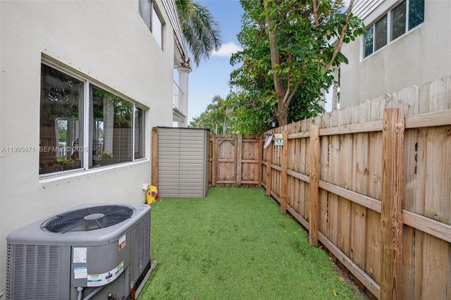 4525 NE 21st Avenue 1, Fort Lauderdale, FL 33308