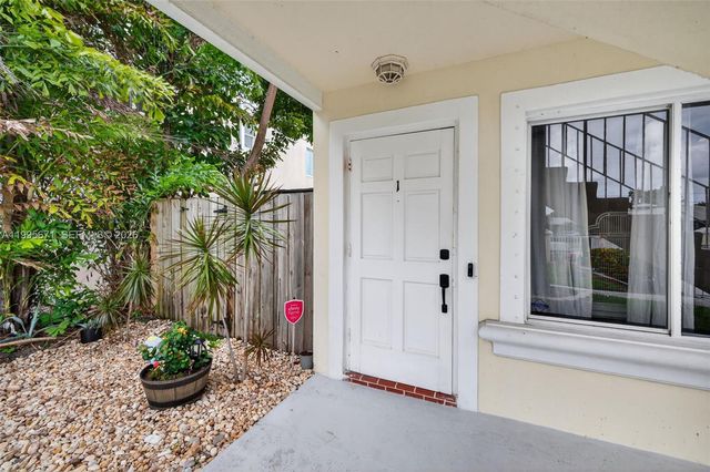 4525 NE 21st Avenue 1, Fort Lauderdale, FL 33308
