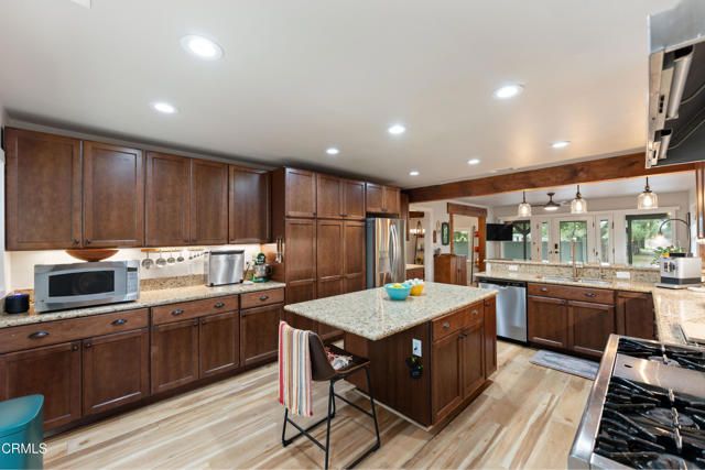 813 Santa Ana Boulevard, Oak View, CA 93022