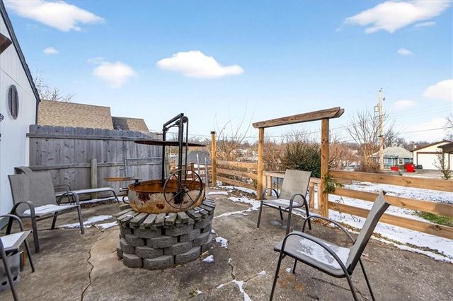 2108 Madison Street, Lexington, MO 64067