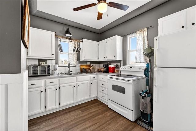 2108 Madison Street, Lexington, MO 64067