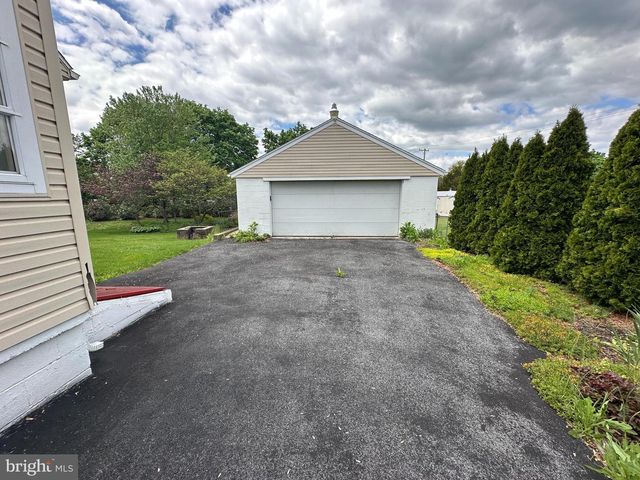 4415 GUITNER ROAD, Chambersburg, PA 17202