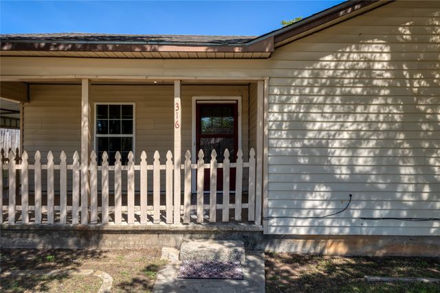 316 W 4th Terrace, Springtown, TX 76082