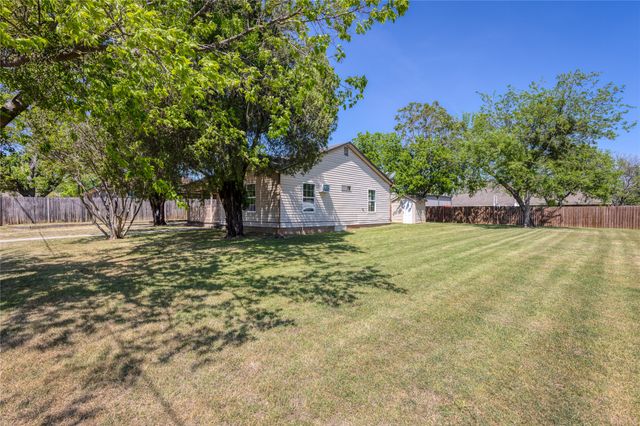 316 W 4th Terrace, Springtown, TX 76082