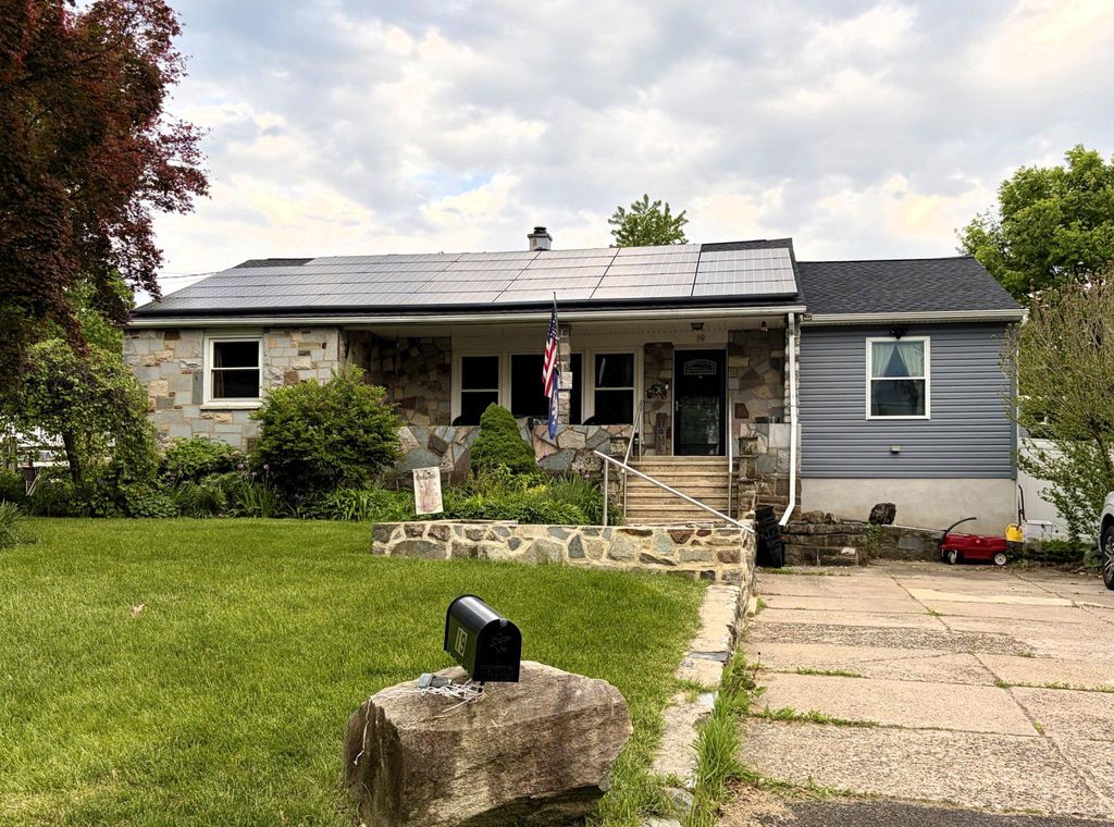 19 MADISON RD, Willow Grove, PA 19090