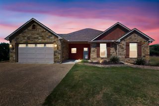 140 Harbour Town Drive, Graford, TX 76449