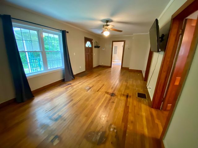 136 State Garage Road, Stearns, KY 42647