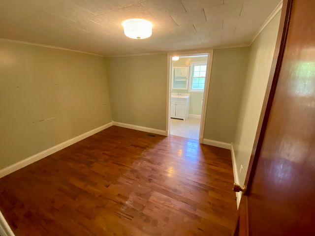 136 State Garage Road, Stearns, KY 42647