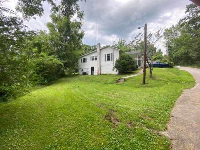 136 State Garage Road, Stearns, KY 42647