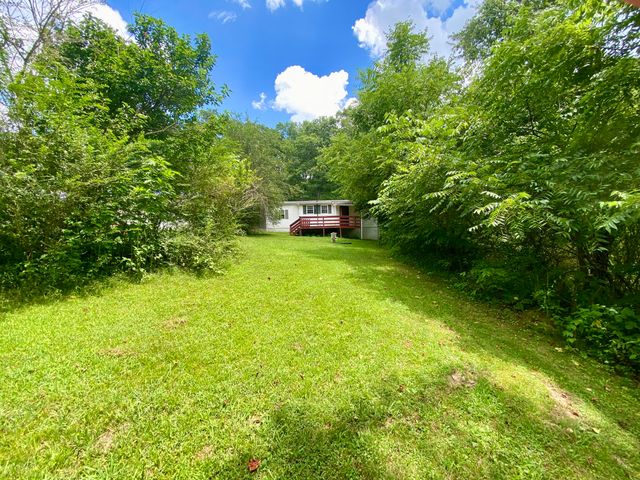 136 State Garage Road, Stearns, KY 42647