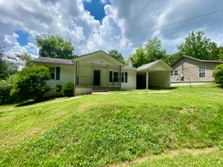 136 State Garage Road, Stearns, KY 42647