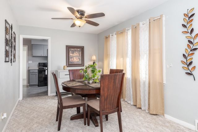 1006 Maple Hill Road, Bloomington, IL 61705