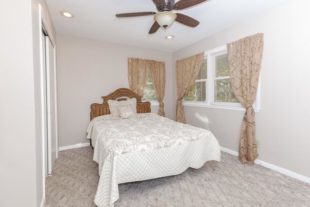 1006 Maple Hill Road, Bloomington, IL 61705