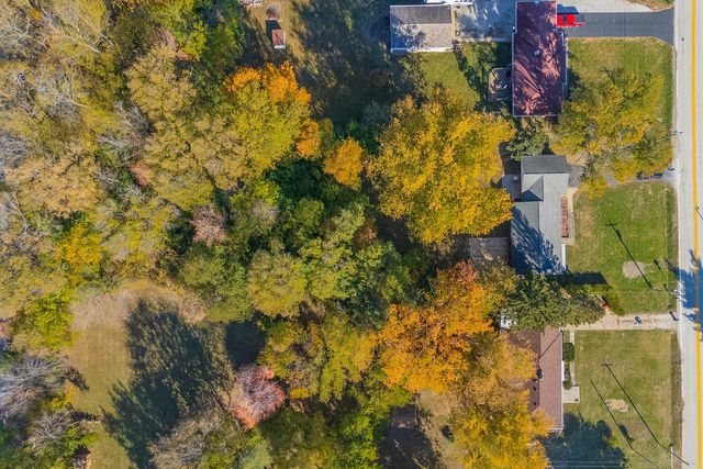 1006 Maple Hill Road, Bloomington, IL 61705