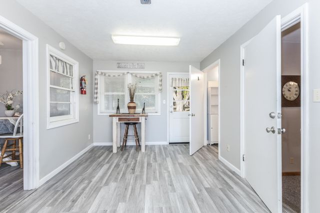 1006 Maple Hill Road, Bloomington, IL 61705