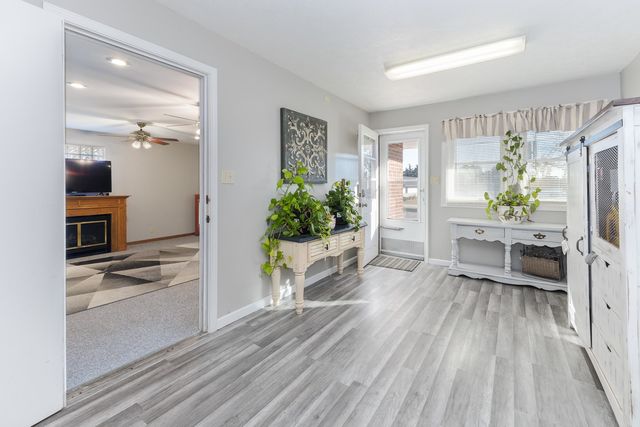 1006 Maple Hill Road, Bloomington, IL 61705