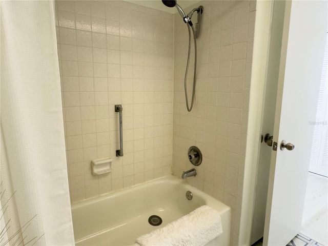 19029 US HIGHWAY 19 N 9-203, Clearwater, FL 33764