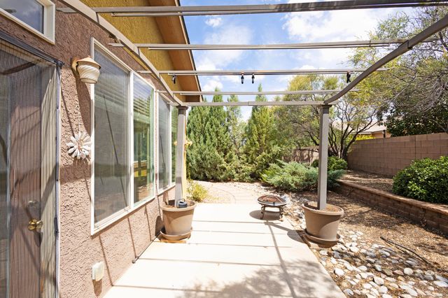 160 Zuni River Circle SW, Los Lunas, NM 87031