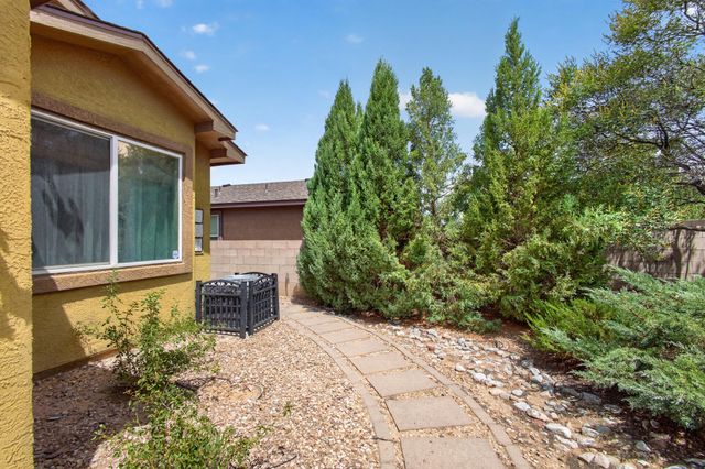 160 Zuni River Circle SW, Los Lunas, NM 87031
