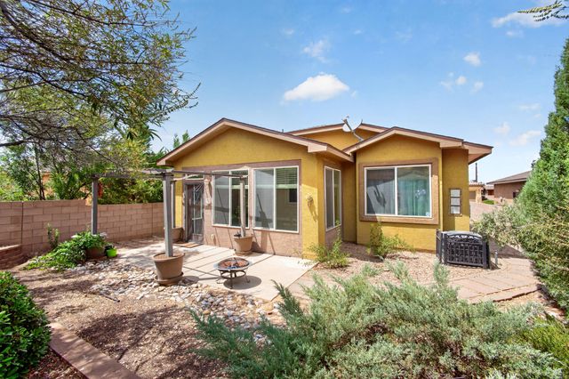 160 Zuni River Circle SW, Los Lunas, NM 87031