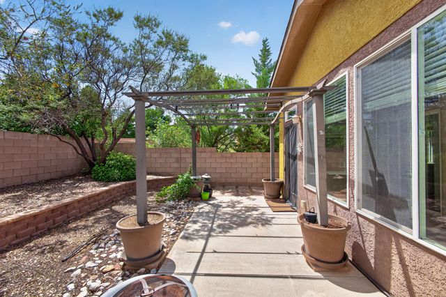 160 Zuni River Circle SW, Los Lunas, NM 87031