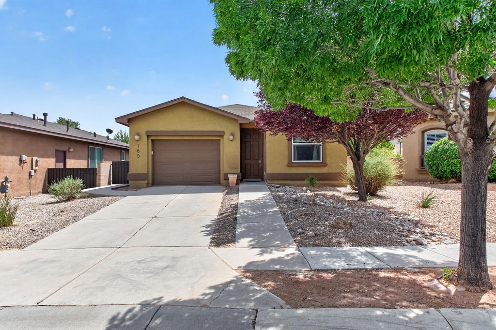 160 Zuni River Circle SW, Los Lunas, NM 87031