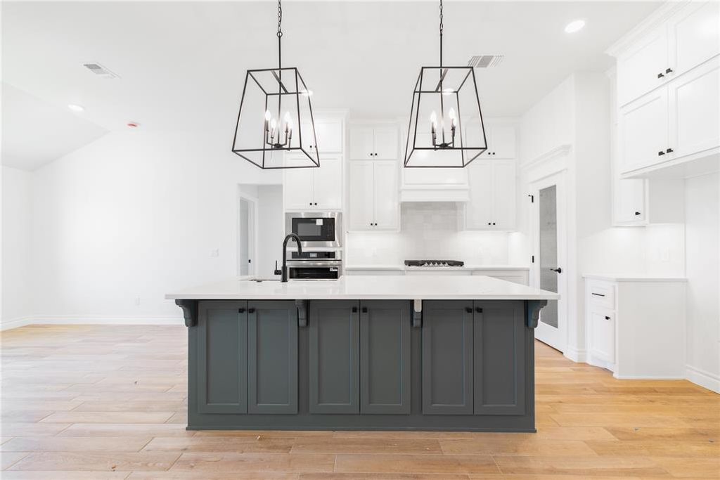 568 Still Meadows, Guthrie, OK 73044