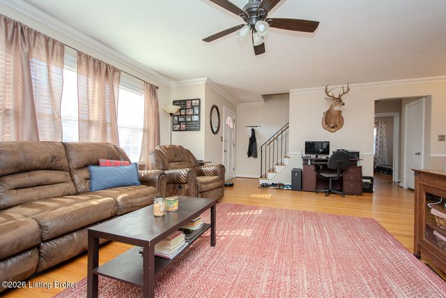 3721 Glenmeade Rd, Louisville, KY 40218