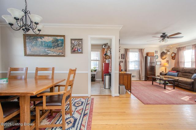 3721 Glenmeade Rd, Louisville, KY 40218