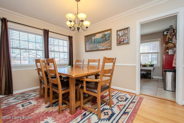 3721 Glenmeade Rd, Louisville, KY 40218