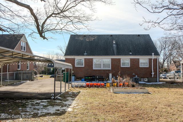 3721 Glenmeade Rd, Louisville, KY 40218