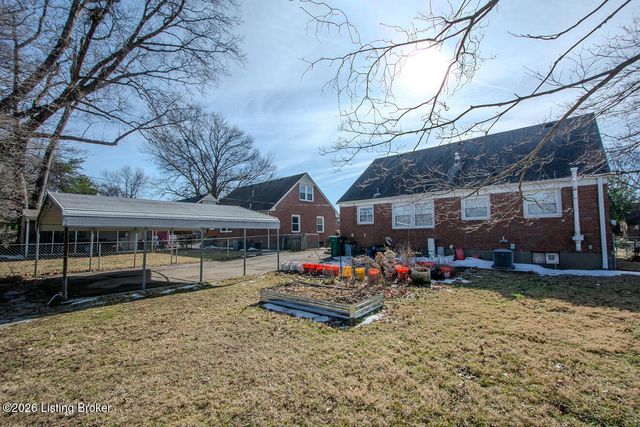 3721 Glenmeade Rd, Louisville, KY 40218