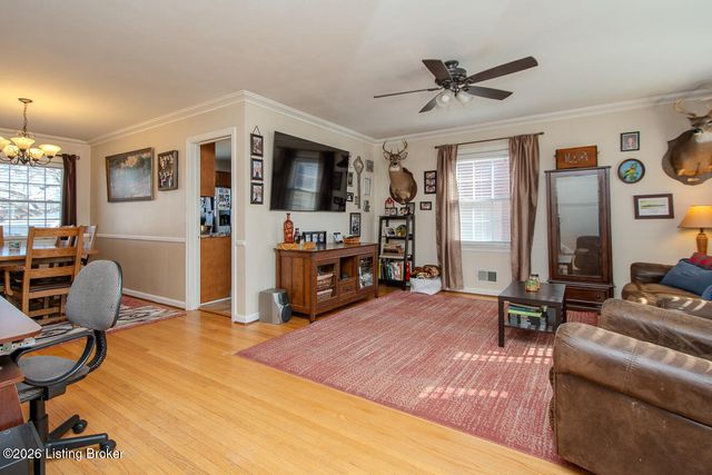 3721 Glenmeade Rd, Louisville, KY 40218