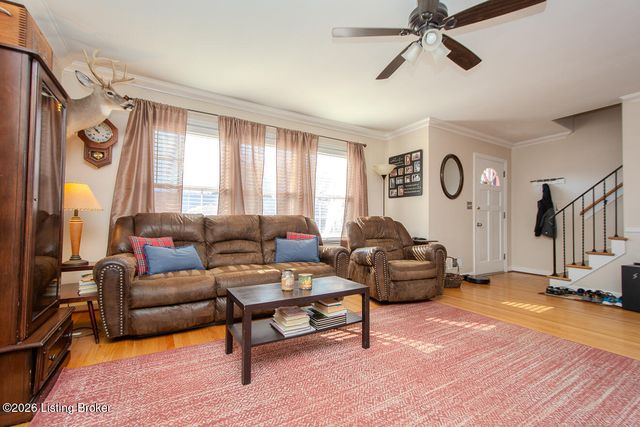 3721 Glenmeade Rd, Louisville, KY 40218