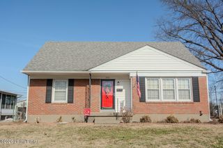 3721 Glenmeade Rd, Louisville, KY 40218