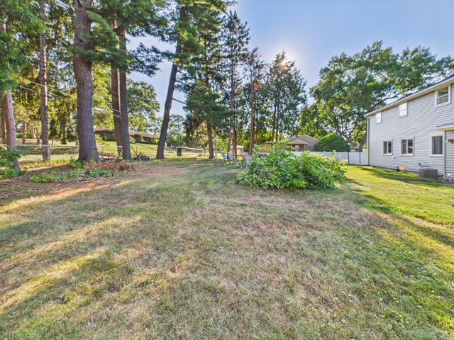 1209 Pine Street W, Stillwater, MN 55082