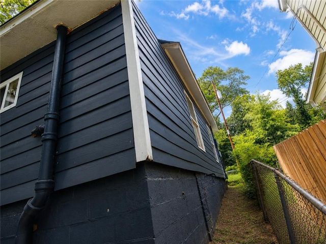 971 Sims Avenue NW, Atlanta, GA 30318