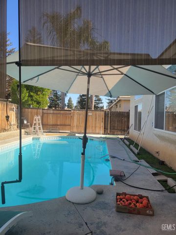 10904 Mirage Drive, Bakersfield, CA 93311