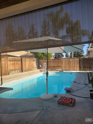 10904 Mirage Drive, Bakersfield, CA 93311