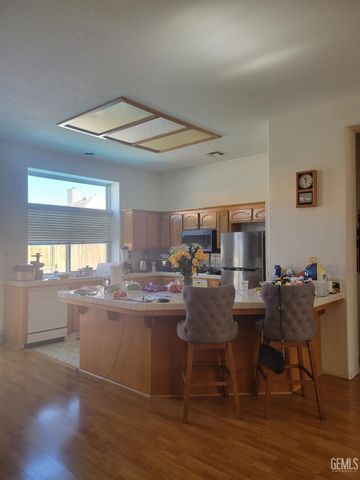 10904 Mirage Drive, Bakersfield, CA 93311