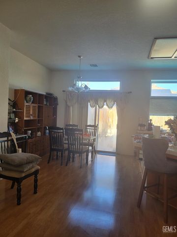 10904 Mirage Drive, Bakersfield, CA 93311